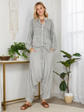 NWT Young Threads Light Gray Embroidered Boho Button-Up Shirt & Harem Pant Set